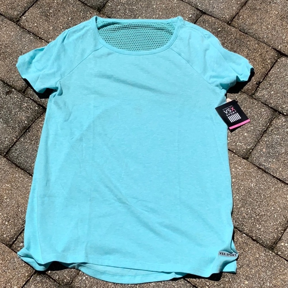 NEW WITH TAGS VICTORIAS SECRET SPORT MESH BACK SHORT SLEEVE SHIRT, SIZE MEDIUM